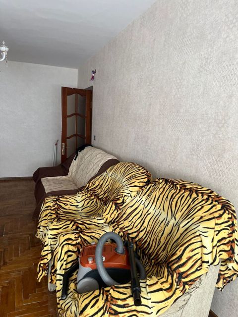 İcarəyə verilir 3 otaqlı köhnə tikili 86 m² — Bakı