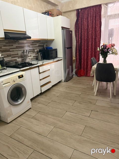 İcarəyə verilir 3 otaqlı yeni tikili 90 m²