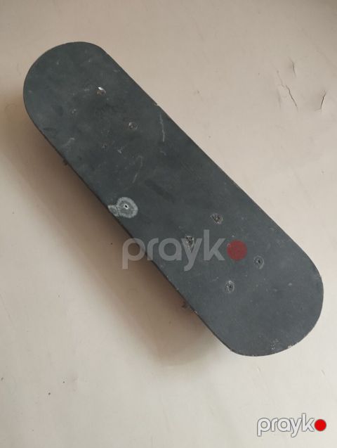 Mini skeytbord (barmaq skeyti/tech deck tipli) – qara gövdə və qırmızı — Sumqayıt