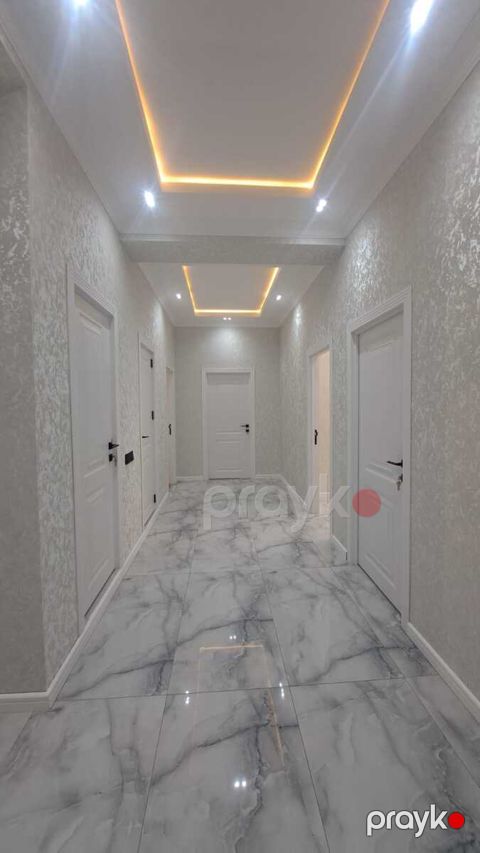 Satılır 3 otaqlı yeni tikili 130 m²