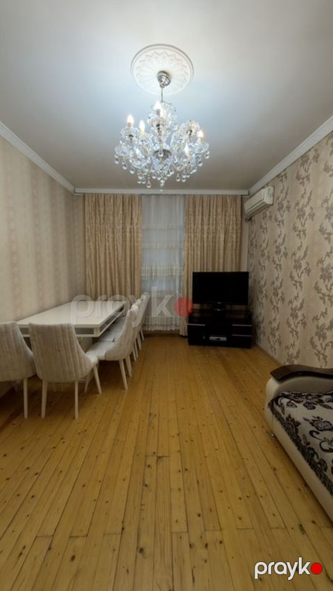 Ev istenilen sexslere verilir 1 ci novbede temizkar seliqeli oz evi
