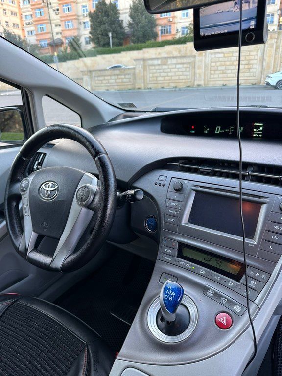 Toyota Prius, 1.8 L, 1.3 kWh, 2013 il, 289 682 km — Avtomobillər, Bakı (10)