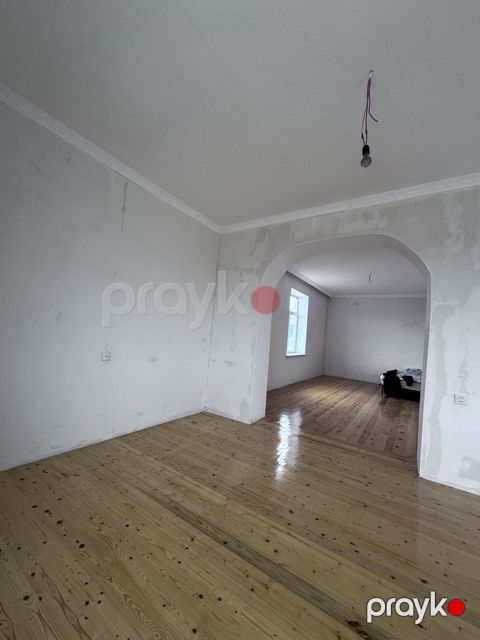 Satılır 4 otaqlı həyət evi/bağ evi 140 m²