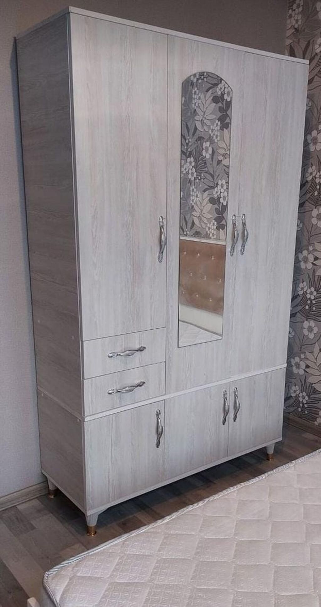 3 qapılı paltar dolabı - Material: laminat - Ölçü: 2 m 45 sm 1.20 — Şkaflar, Bakı (10)