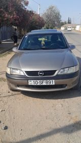Opel Vectra, 2.0 L, 1996 il, 300 000 km — Avtomobil