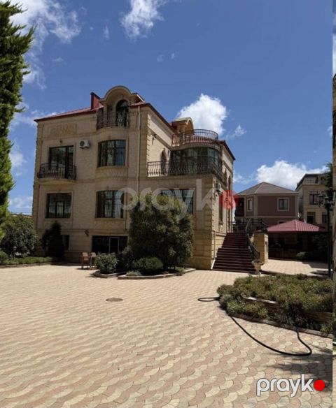 Satılır 8 otaqlı həyət evi/bağ evi 800 m²
