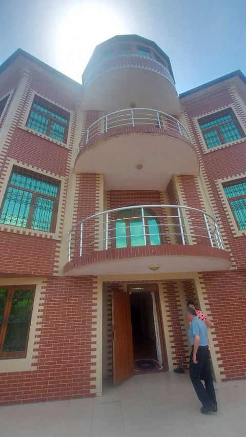 Satılır 7 otaqlı həyət evi/bağ evi 435 m² — Bakı