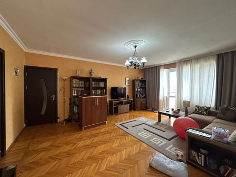 Satılır 3 otaqlı köhnə tikili 90 m² — Bakı