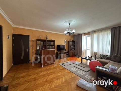 Satılır 3 otaqlı köhnə tikili 90 m²