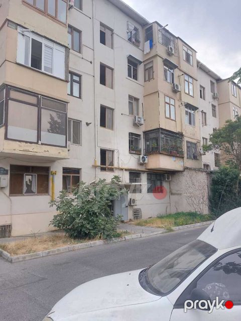 Satılır 2 otaqlı köhnə tikili 35 m²