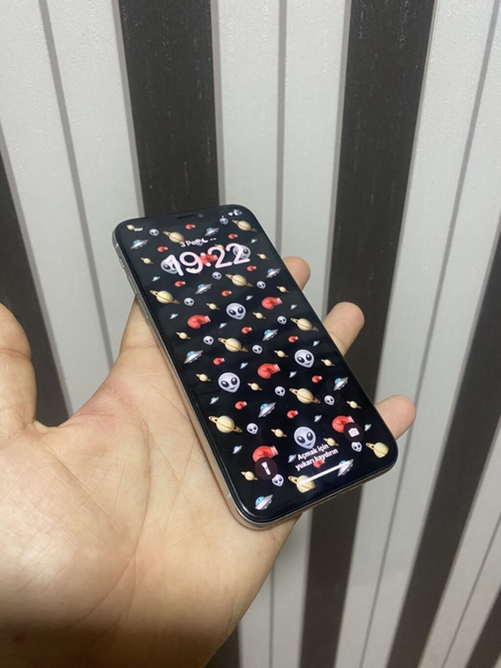 IPhone X, 64 GB, Ağ, Qırıq, Barmaq izi, Simsiz şarj — Apple iPhone, Bakı (4)