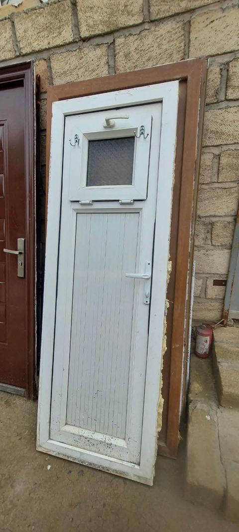 PVC giriş/eyvan qapısı - Material: Ağ PVC (plastik) profil — Gəncə