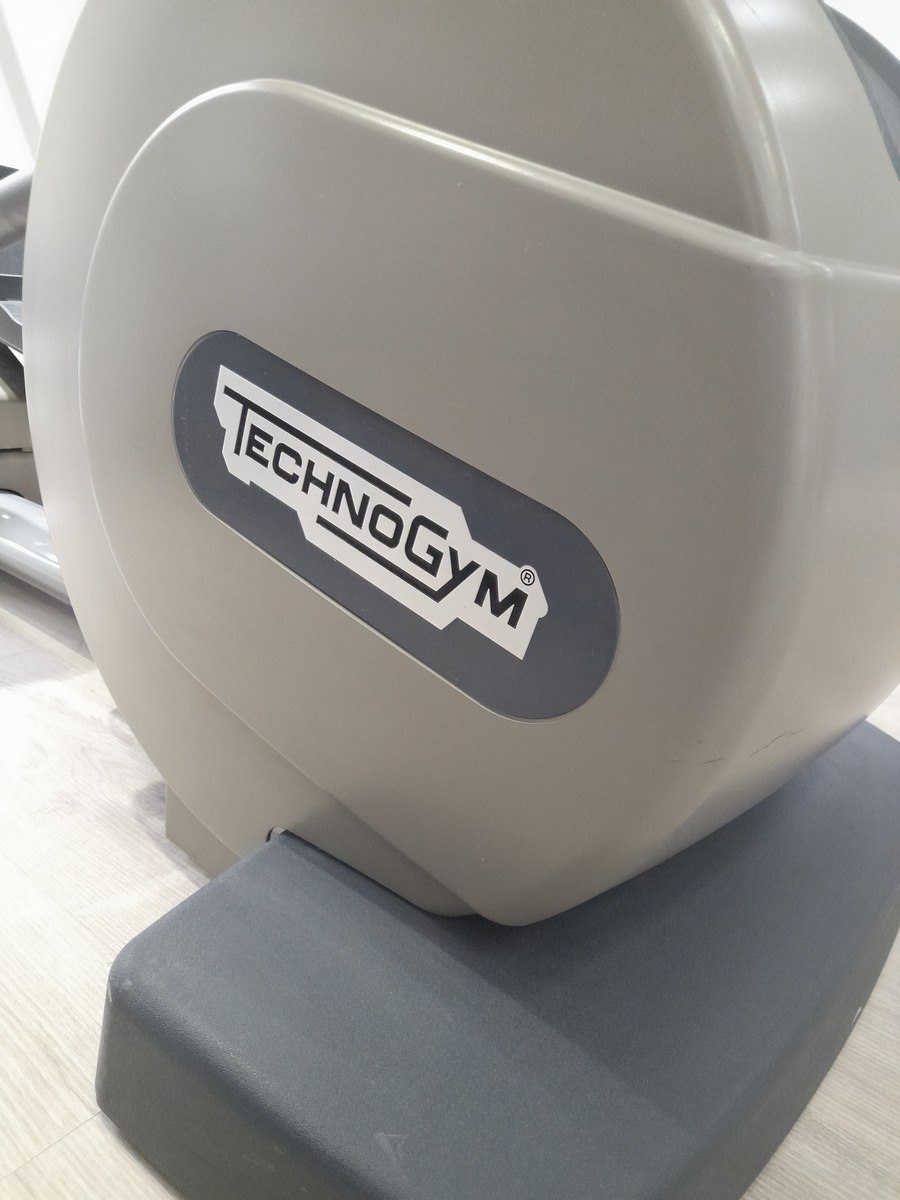 Elliptik trenajor "Technogym Synchro Excite 700" — İdman, hobi, istirahət, Bakı (11)