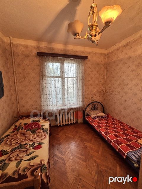 İcarəyə verilir 4 otaqlı köhnə tikili 120 m²