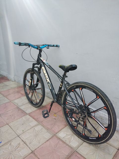 BMX GT-R dağ velosipedi - Rəng: qara, mavi və narıncı-aksentli — Bakı