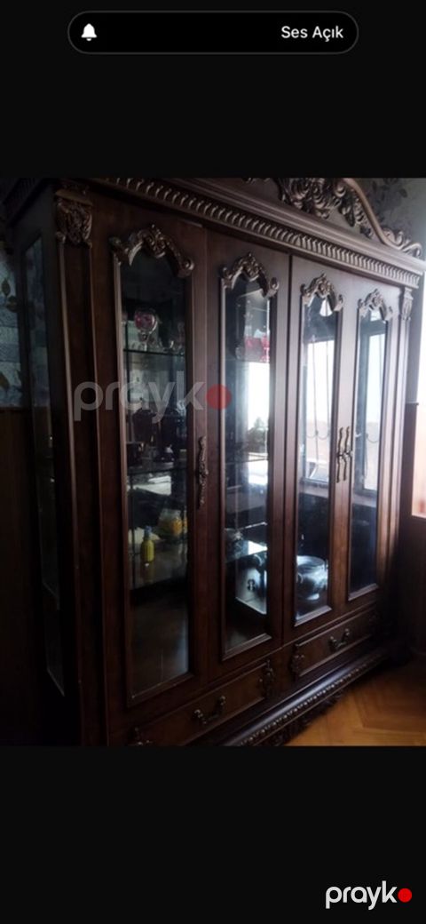 Klassik üslubda vitrin-bufet şkaf - Material: tünd tonlu massiv ağac