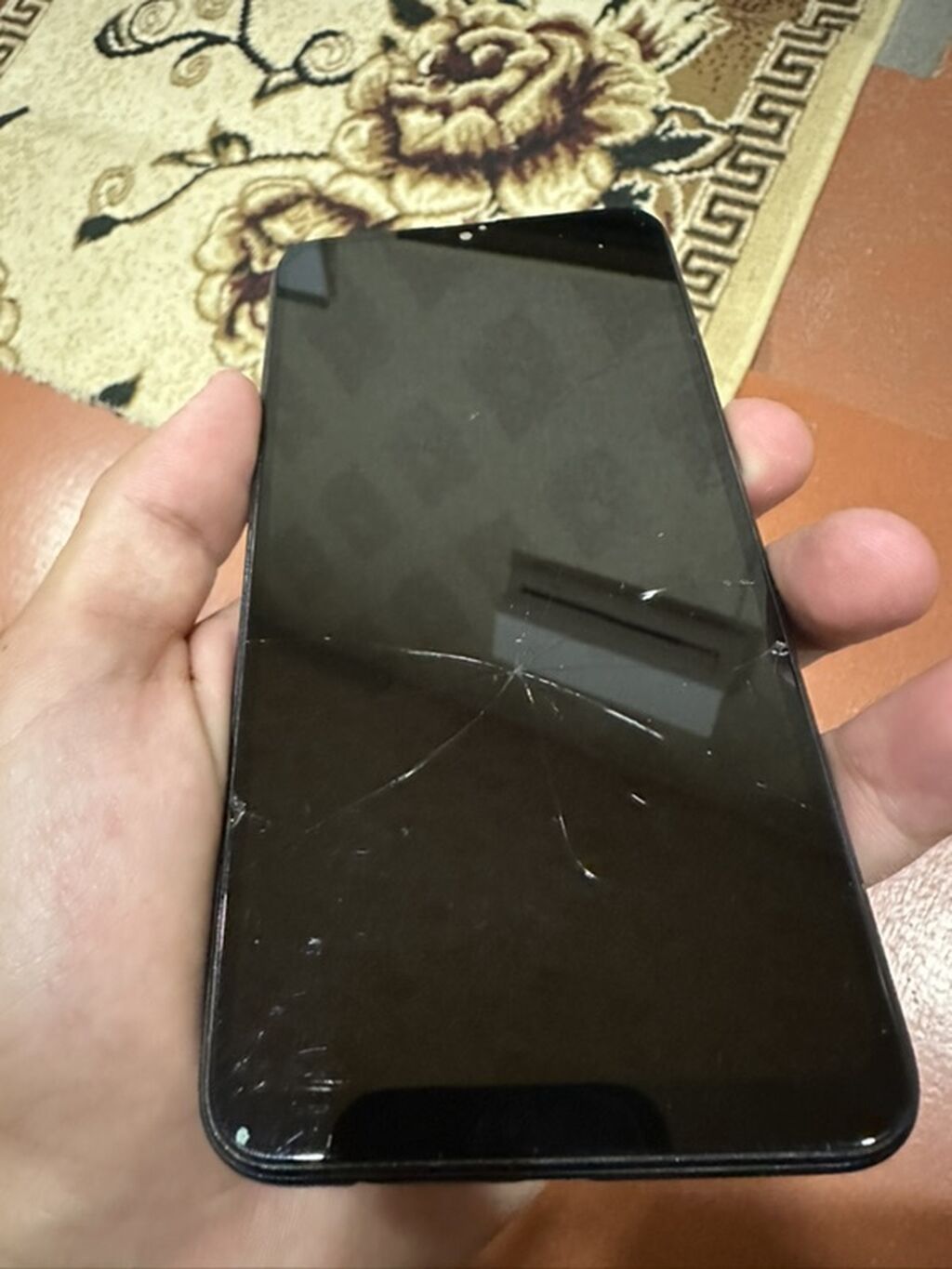 Samsung Galaxy A10, 32 GB, rəng - Qara, Qırıq — Samsung, Mingəçevir (5)