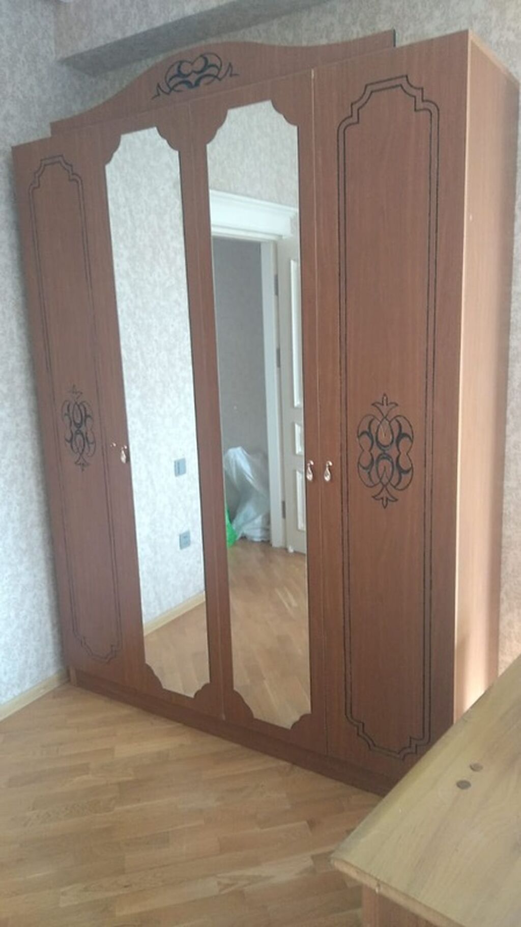 Yataq otağı mebel dəsti - 4 qapılı şkaf: iki mərkəz qapıda tam ölçülü — Yataq otağı mobilya dəstləri, Bakı (2)