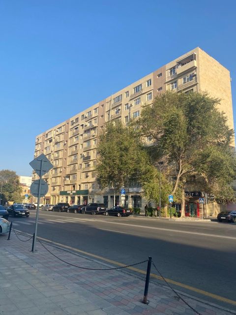 Satılır 3 otaqlı yeni tikili 100 m² — Bakı