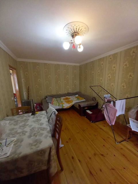Satılır 2 otaqlı köhnə tikili 40 m² — Bakı