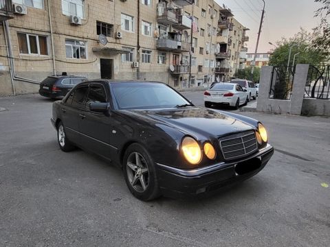 Mercedes E 220, 2.2 L, 1999 il, 421 365 km — Bakı