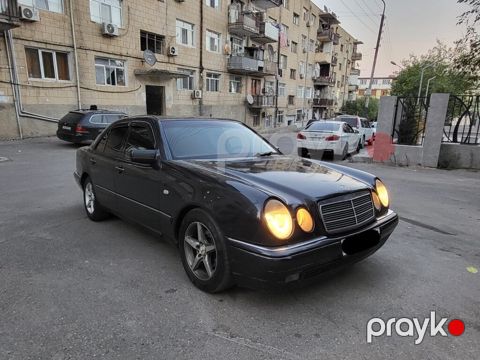 Mercedes E 220, 2.2 L, 1999 il, 421 365 km