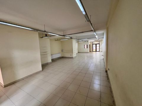 Satılır obyekt 100 m² — Bakı