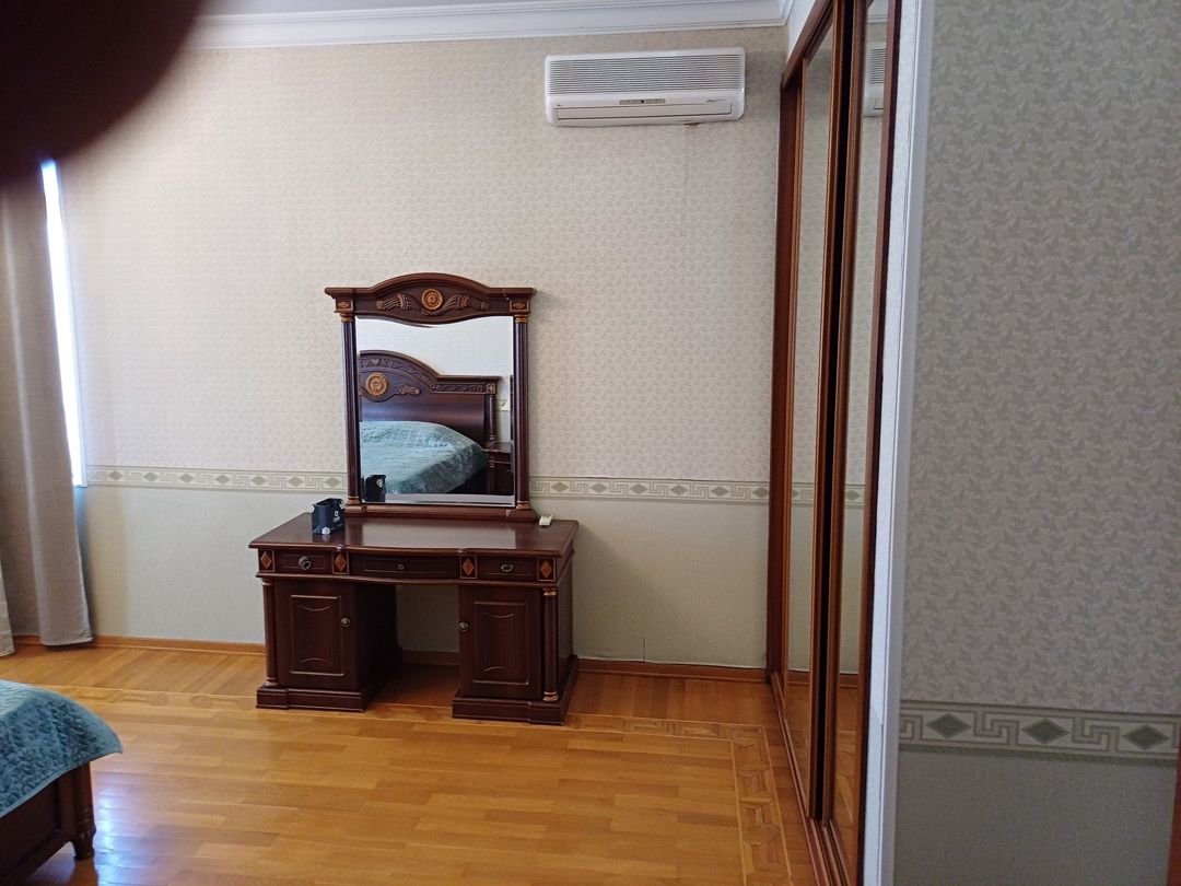 İcarəyə verilir 4 otaqlı yeni tikili 220 m² — Mənzil, Bakı (2)