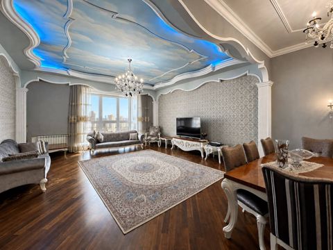 Satılır 5 otaqlı yeni tikili 250 m² — Bakı