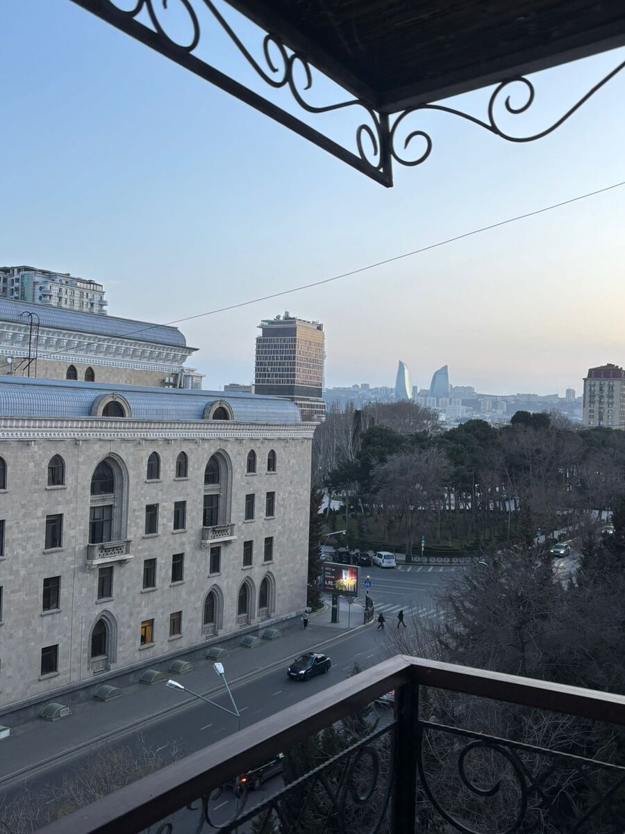Satılır 2 otaqlı köhnə tikili 75 m² — Mənzil, Bakı
