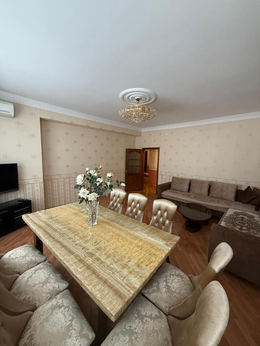 Satılır 3 otaqlı yeni tikili 130 m² — Mənzil, Bakı (2)
