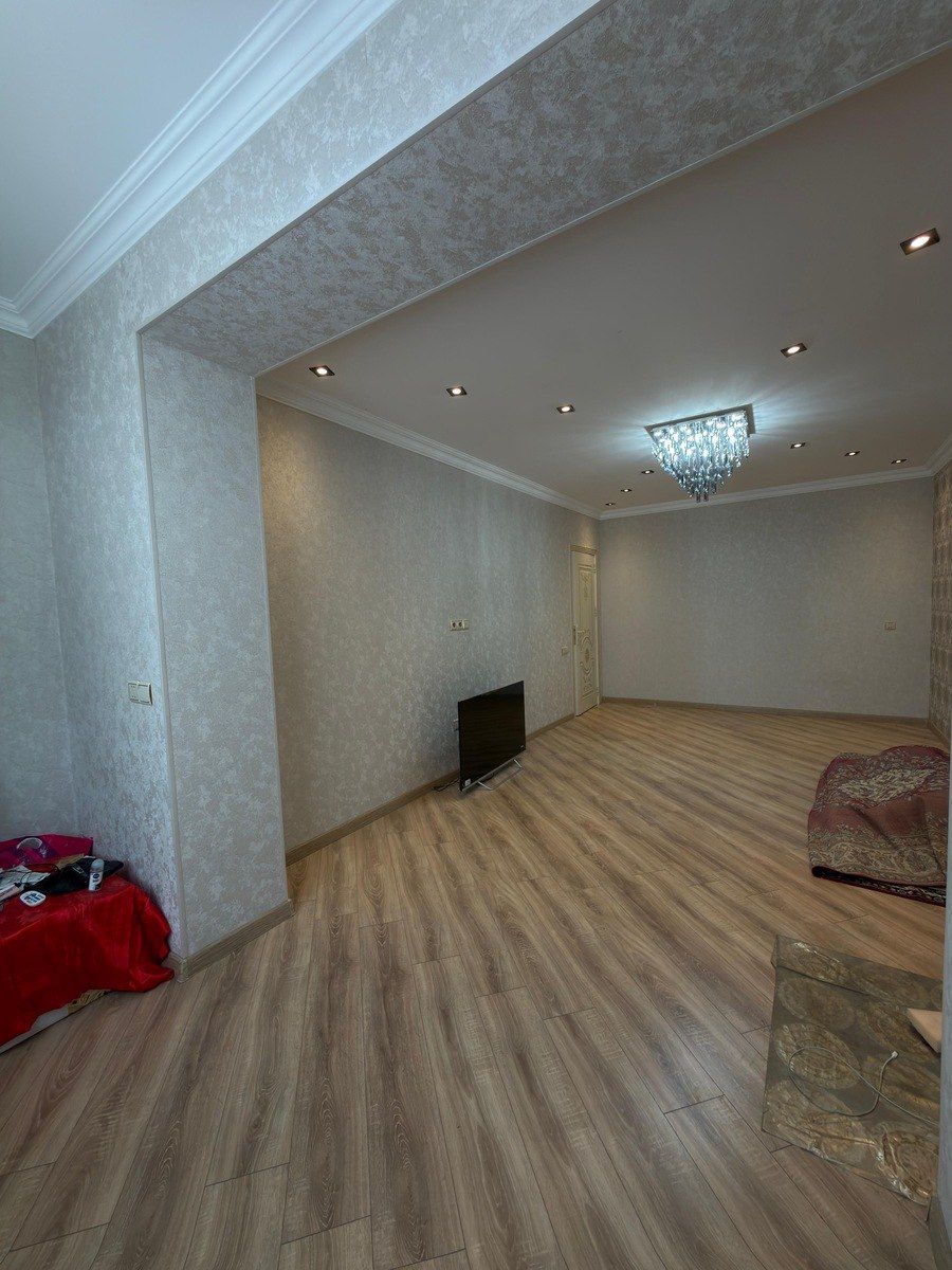 Satılır 4 otaqlı köhnə tikili 100 m² — Mənzil, Bakı (2)