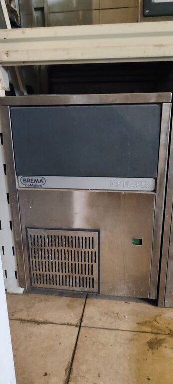 Qar-buz aparatı — Bakı
