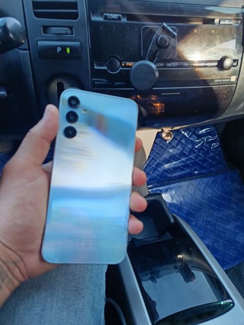 Samsung Galaxy A24 4G, 128 GB, rəng - Gümüşü, Barmaq izi, Simsiz şarj, İki sim kartlı — Mingəçevir