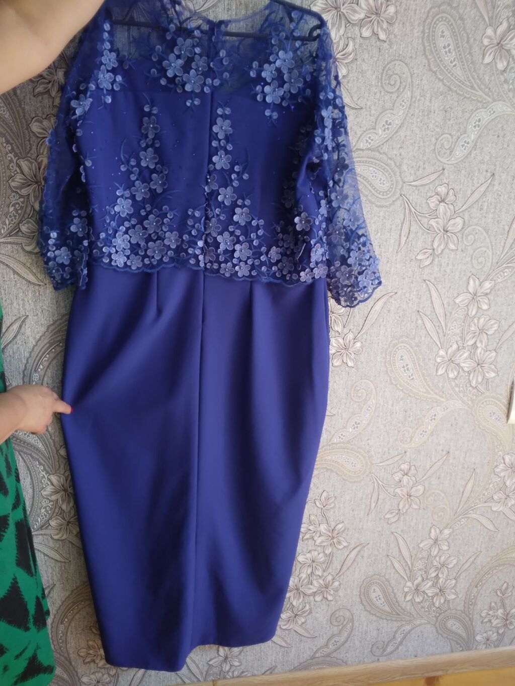 Bir defe geyinilib toya derzide tikilib 100 manata 48 razmerdir — Axşam paltarları, Saray (2)