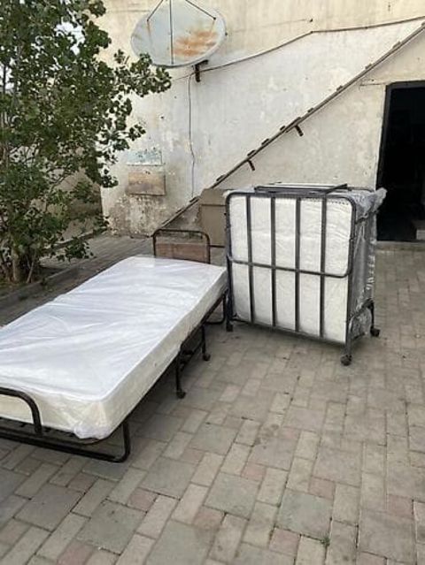 Qatlanan çarpayı — Bakı