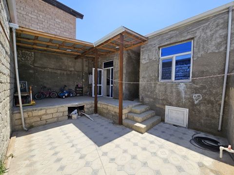 Həyət evi, Binə qəs — Bakı