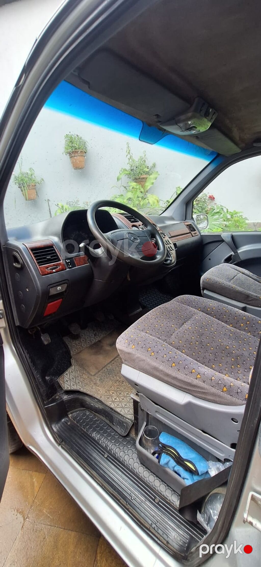 Mercedes-Benz Vito minivan Xüsusiyyətlər: - Kuzov: gümüşü rəng, 5 — Avtomobillər, Masazır (5)