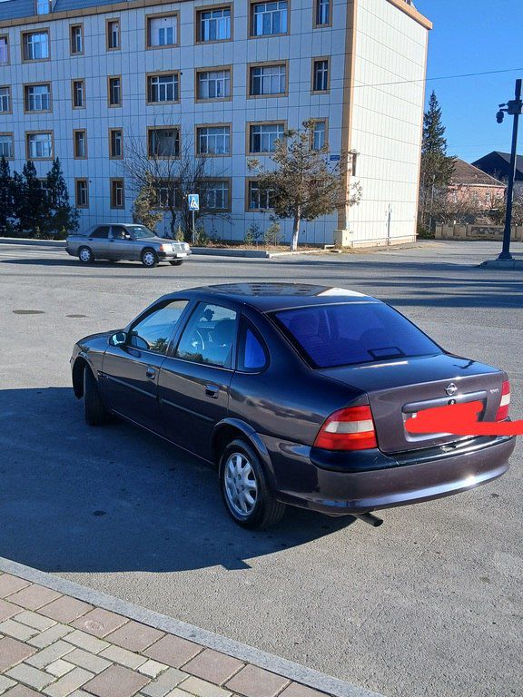 Opel Vectra, 1.8 L, 1996 il, 311 770 km — Avtomobillər, Ucar (8)