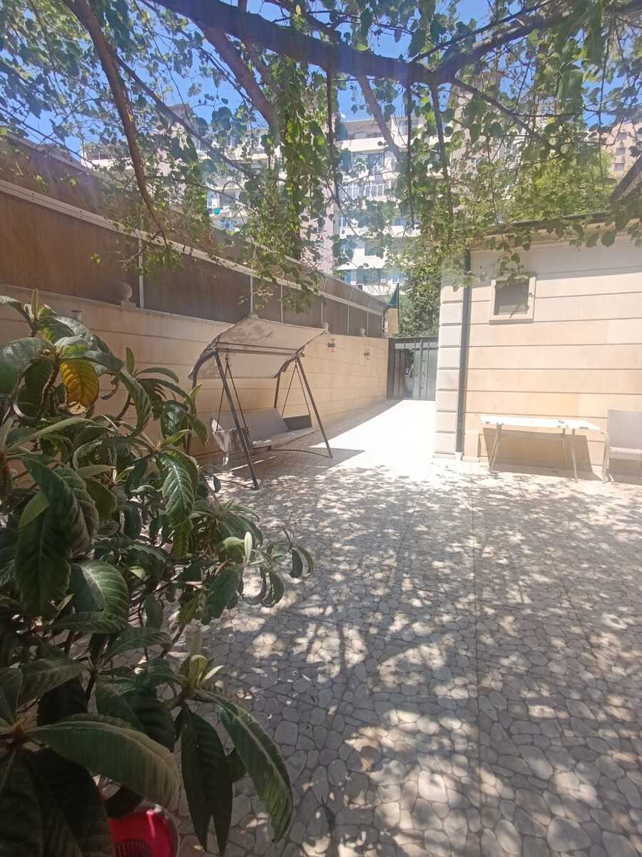 Satılır 5 otaqlı həyət evi/bağ evi 200 m² — Ev, villa, Bakı (2)