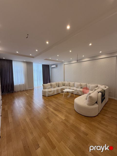 Satılır 4 otaqlı yeni tikili 210 m²