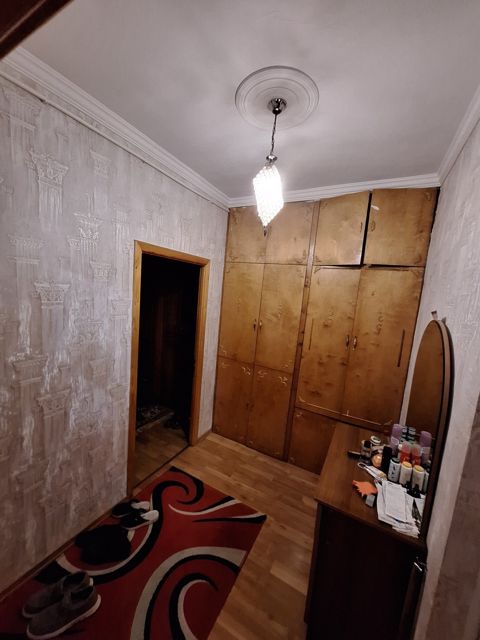 Satılır 2 otaqlı köhnə tikili 78 m² — Bakı