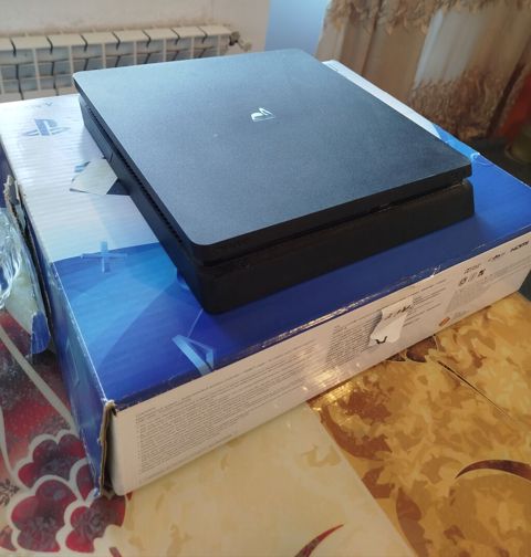 Sony PlayStation 4 Slim oyun konsolu Xüsusiyyətlər: - Rəng: qara — Bakı