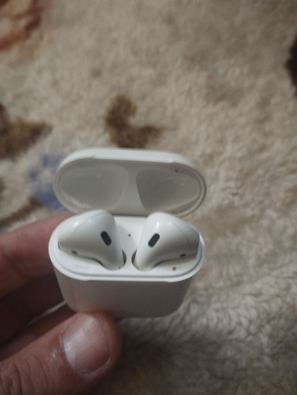 Original Airpods 2 apple A1602 yaxsi veziyyetde az istifade olunub — Şarj cihazları, Bakı (4)