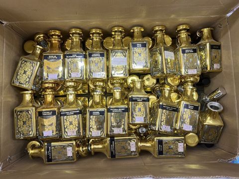 Yağ ətir işi ilə məşğul olmaq üçün hazır qablar satılır.80 ədəd kufşin — Bakı