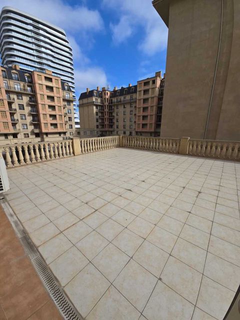 İcarəyə verilir 4 otaqlı yeni tikili 200 m² — Bakı