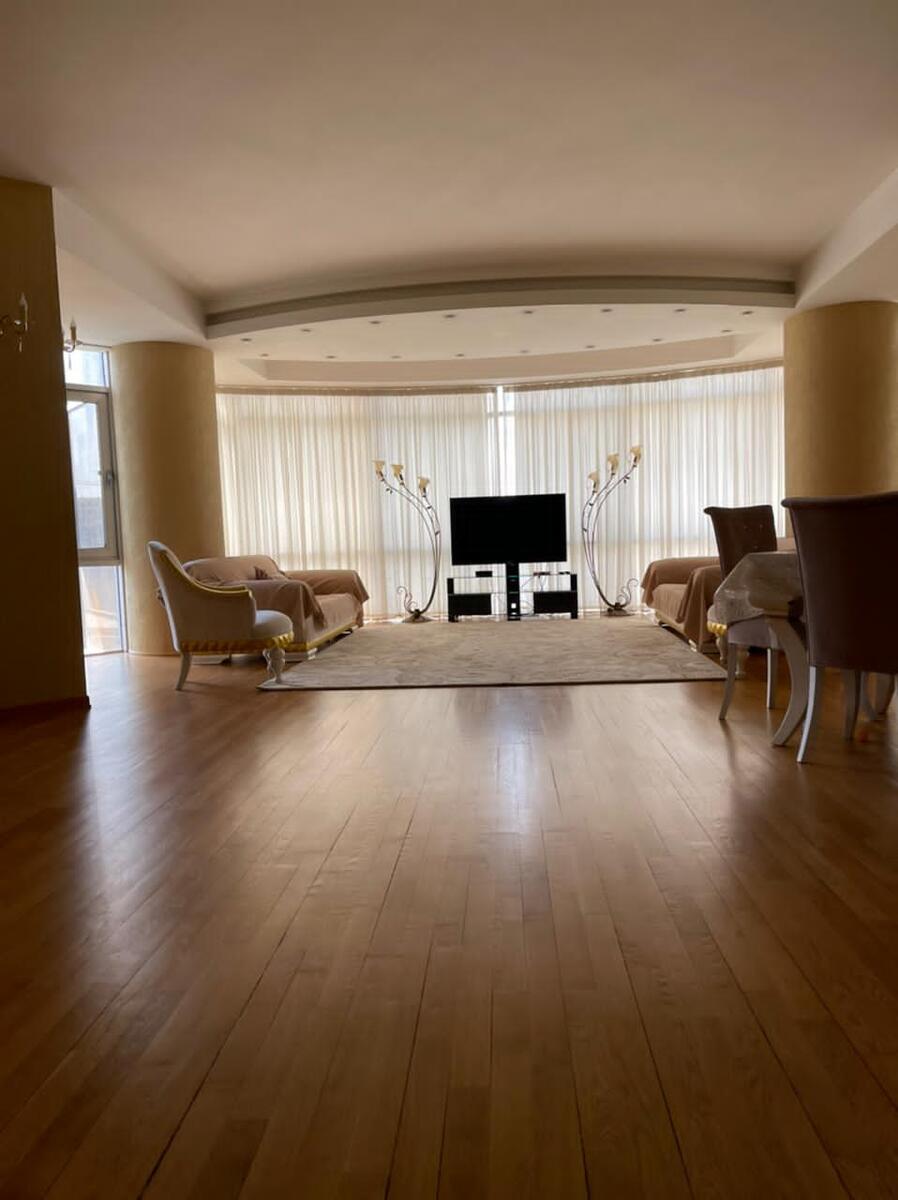 İcarəyə verilir 4 otaqlı yeni tikili 210 m² — Mənzil, Bakı (2)