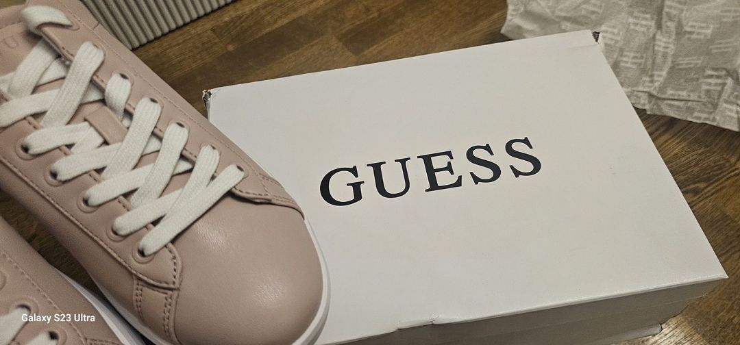Kedlər Guess — Geyim, ayakkabı, aksesuarlar, Bakı (2)