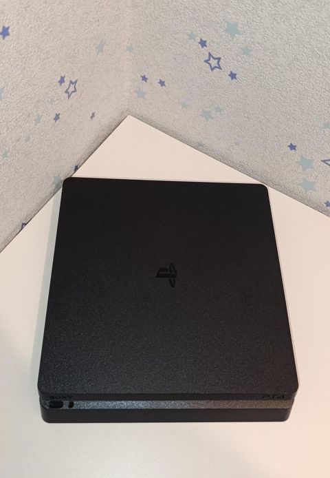 Real alıcıya endirim Playstation 4slim 1tb tep təze kimi türk — Digah