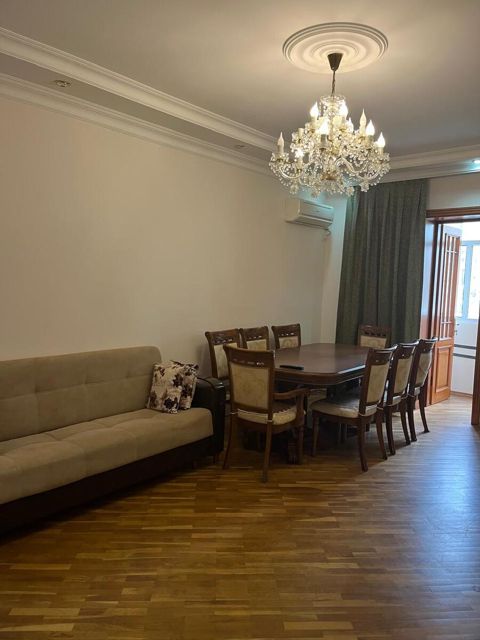 İcarəyə verilir 2 otaqlı köhnə tikili 90 m² — Bakı